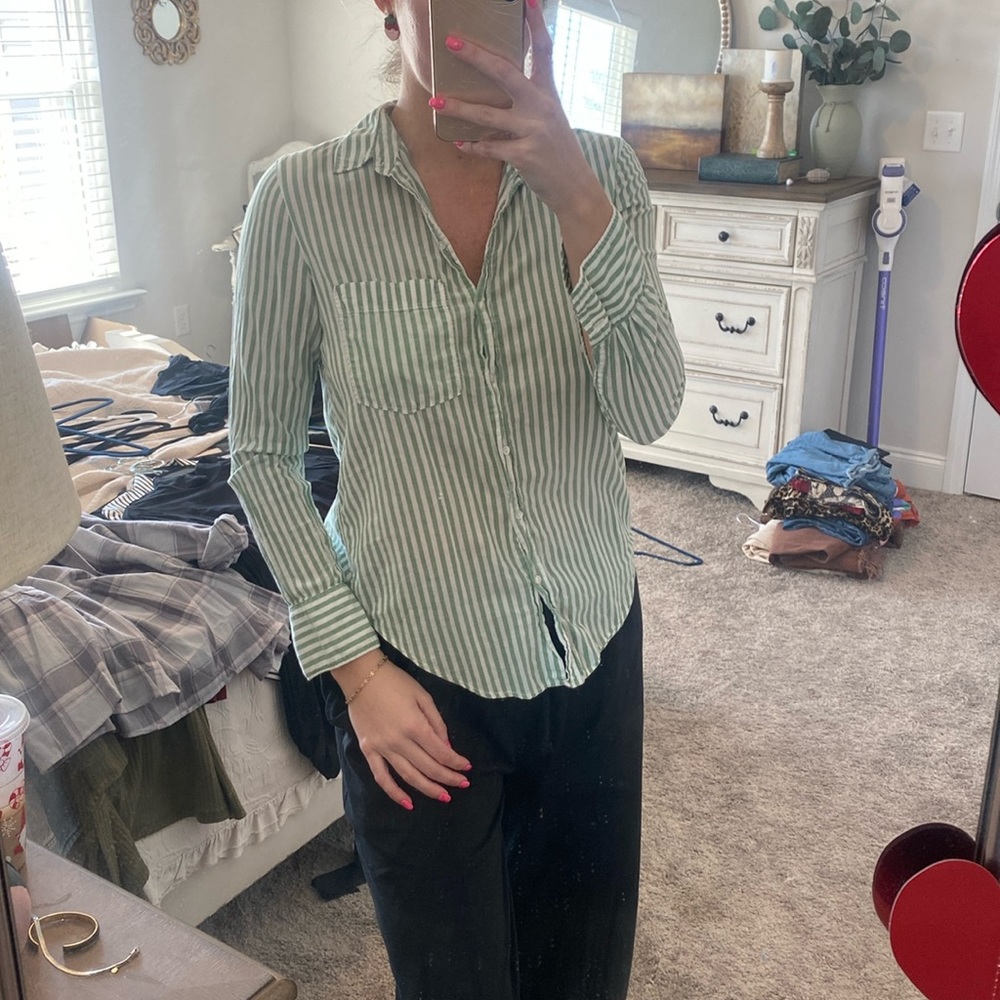 Lightweight Button Up